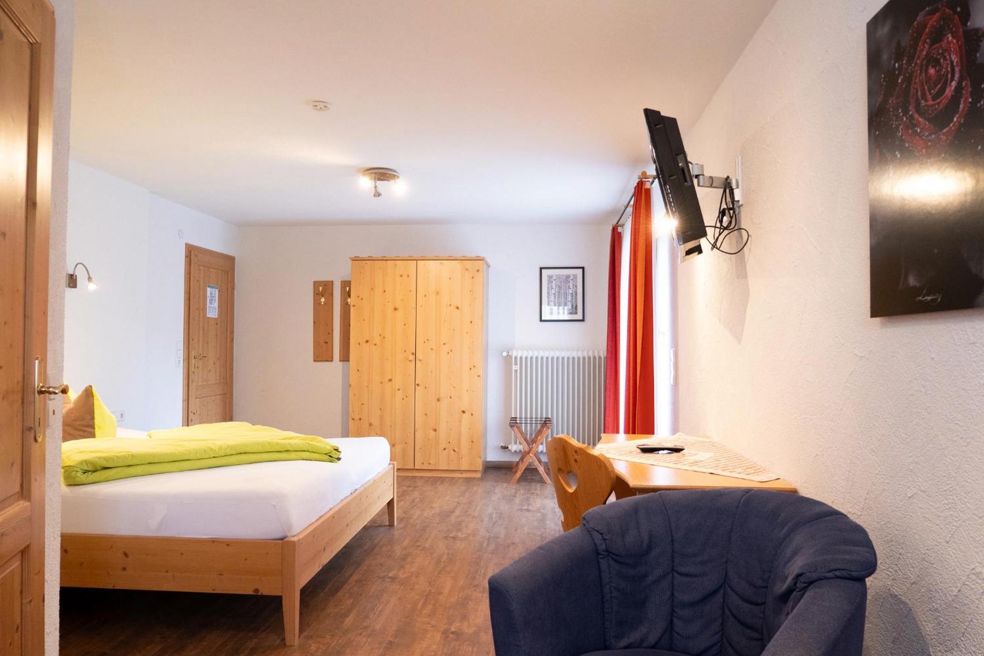 Waldwinkel Gasthof 2*